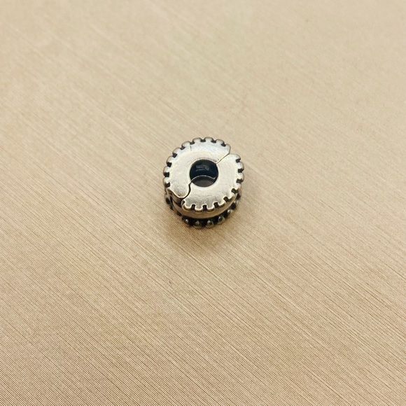 EUC Pandora 790267 Sterling Silver Beveled Clip Charm - Picture 6 of 9